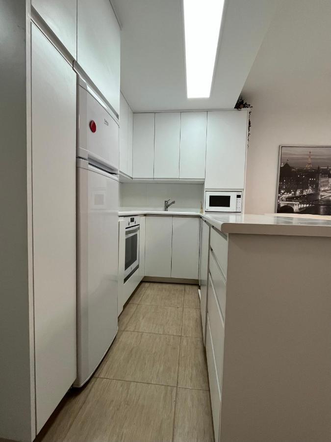 Apartamento Con Terraza,2 Min De La Playa, Арес Экстерьер фото